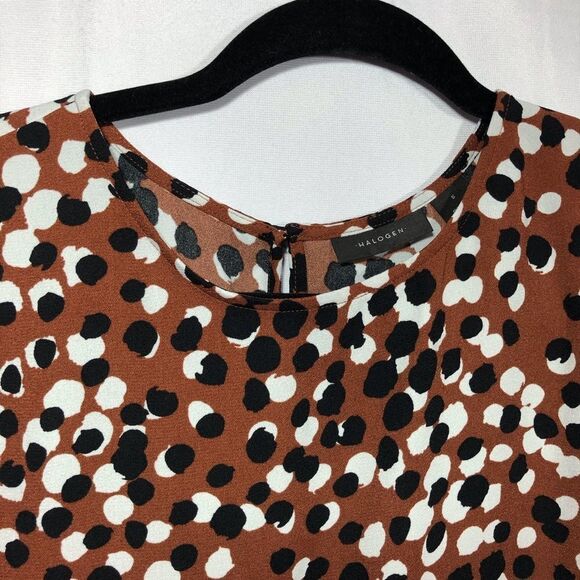 Halogen Sleeveless Top Black and White on Brown. - Picture 8 of 12